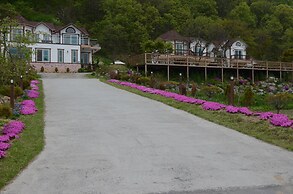 Forest of Color Pension