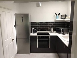 3 Summertown Court