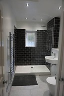 3 Summertown Court