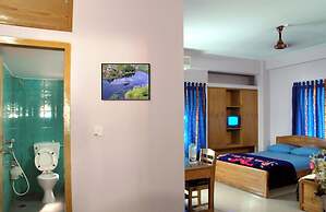 Albatross Resort