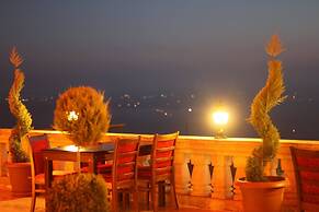 Tughan Hotel