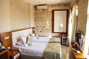 Tughan Hotel