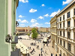 Scharffenberg Apartments Main Square