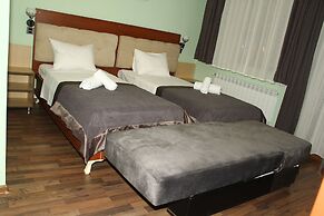 Yaffle Inn Boutique Hotel