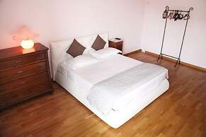 Gramsci Apartments