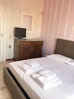 Gramsci Apartments