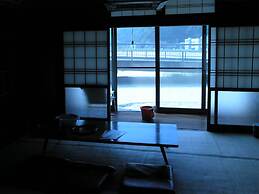 Showa Minshuku Ryujinsou