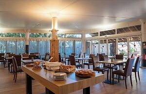 Marina Hotel Club