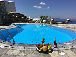 Cavo Delos