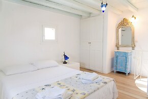 Cavo Delos