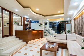 Apollo Apartments