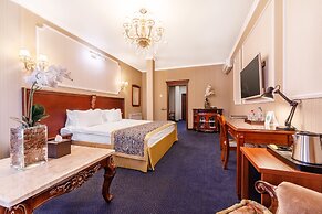 Dinastiya Hotel