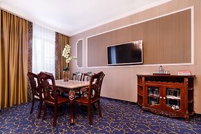 Dinastiya Hotel