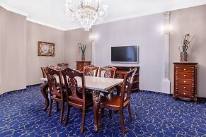 Dinastiya Hotel