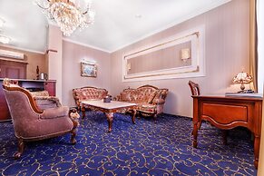 Dinastiya Hotel