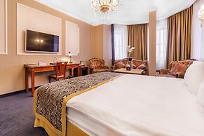 Dinastiya Hotel