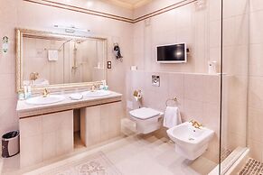Dinastiya Hotel