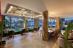 Azuu Hotel