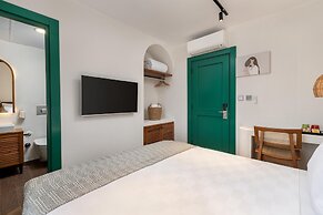 Azuu Hotel