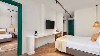 Azuu Hotel