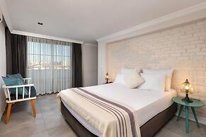Azuu Hotel