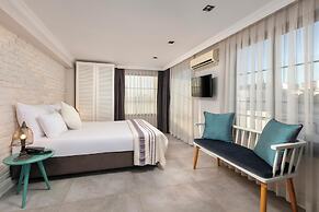 Azuu Hotel