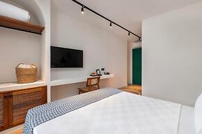 Azuu Hotel