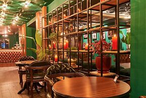 Azuu Hotel