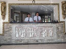 Acet Hotel