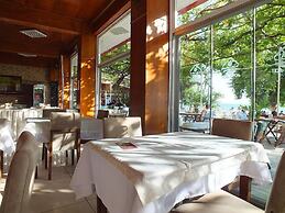 Acet Hotel
