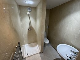 Hookwood Lodge London Gatwick