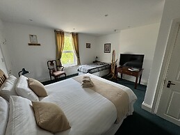 Hookwood Lodge London Gatwick