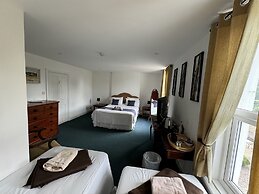 Hookwood Lodge London Gatwick