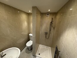 Hookwood Lodge London Gatwick