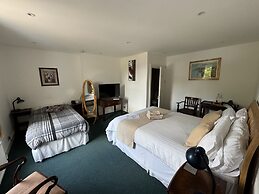 Hookwood Lodge London Gatwick