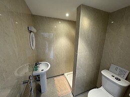 Hookwood Lodge London Gatwick