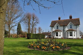 Hookwood Lodge London Gatwick
