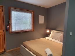 Liv Inn Guest House