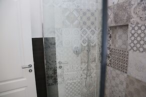 Dimi House