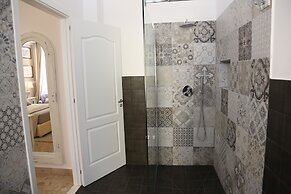 Dimi House