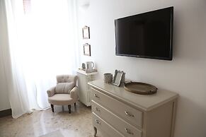 Dimi House