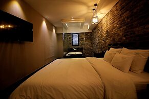 Masan Almond Hotel