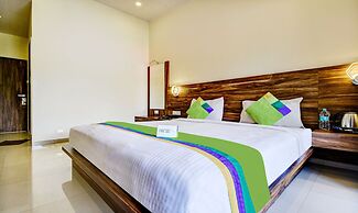 Treebo JP Cottage with Swimming Pool