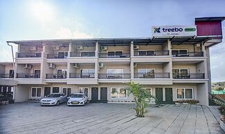 Treebo JP Cottage with Swimming Pool