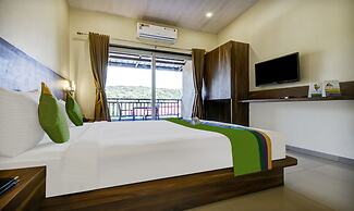 Treebo JP Cottage with Swimming Pool