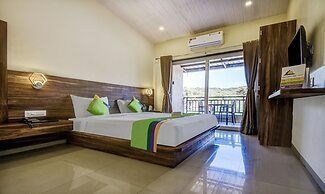 Treebo JP Cottage with Swimming Pool