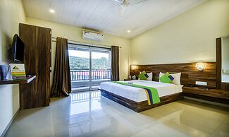 Treebo JP Cottage with Swimming Pool