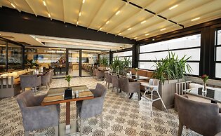 Orya Hotel