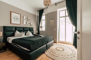 Luga Homes – Stadthaus