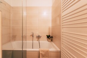 Luga Homes – Stadthaus